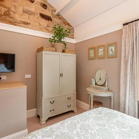 High Moor - Luxury Cottages Дом отдыха Уитби