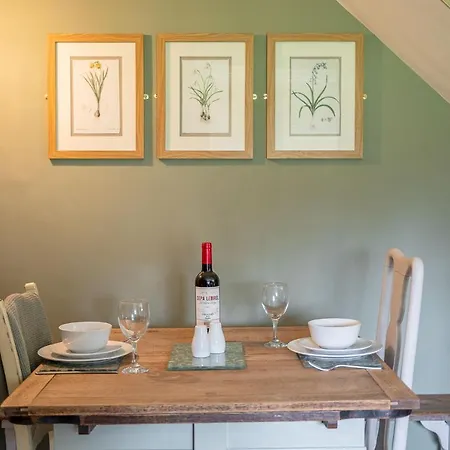 High Moor - Luxury Cottages Уитби